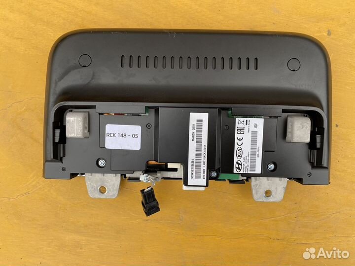 Дисплей информационный Kia Stinger