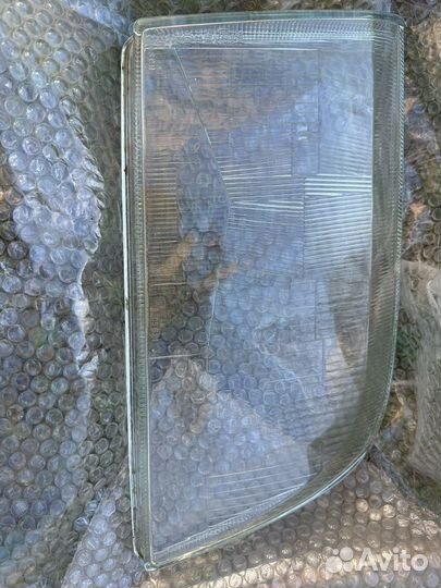 Стекло правое фары mersedes w140