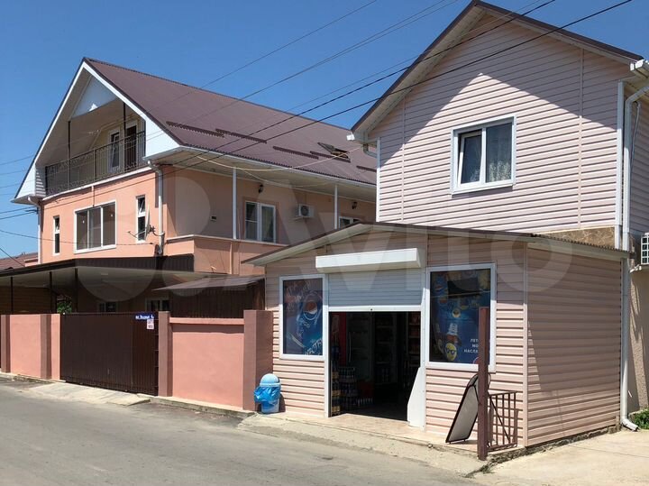 Комната 20 м² в > 9-к., 1/3 эт.