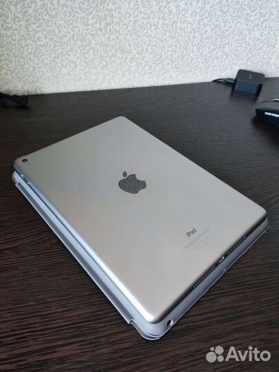 iPad 2018 32gb (A1822 )