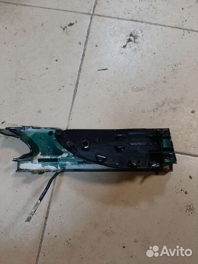 Mercedes w 202 заглушка бусировочного крюка