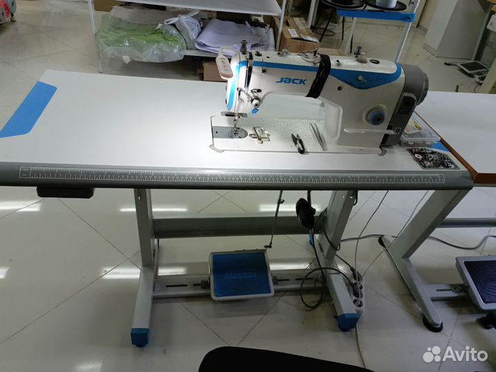 Швейная машина jack f 4