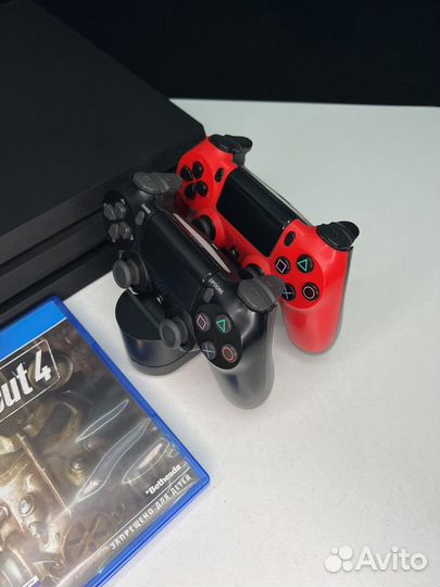 Sony playstation 4 PS4 pro, 2 джойстика, 1 диск