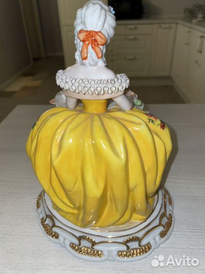 Статуэтка фарфор albertini