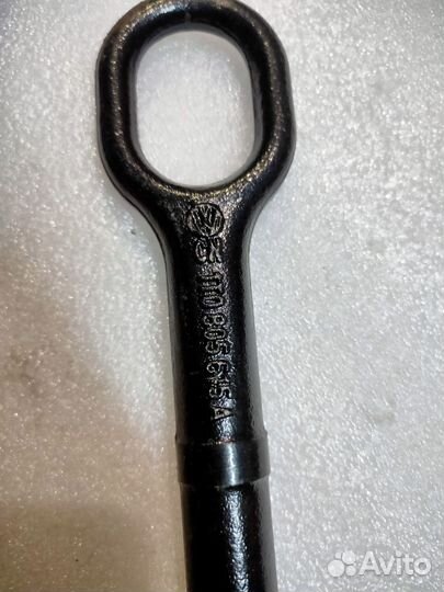 Кронштейн буксировочный VAG