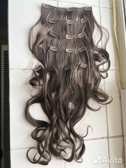 Волосы на заколках