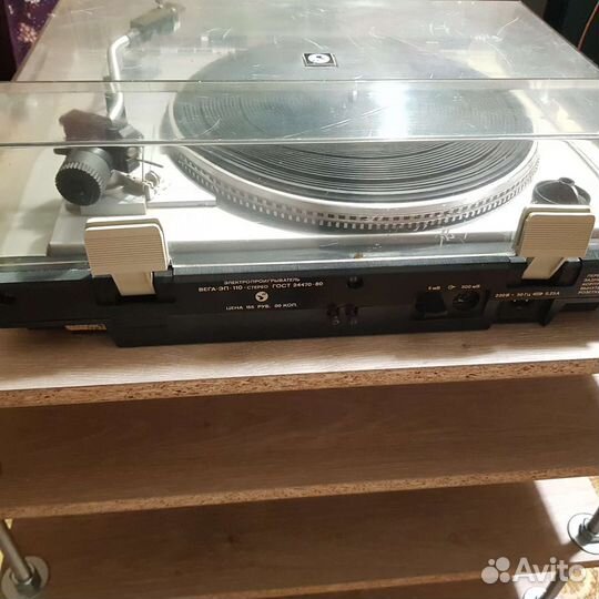 Виниловый проигрыватель