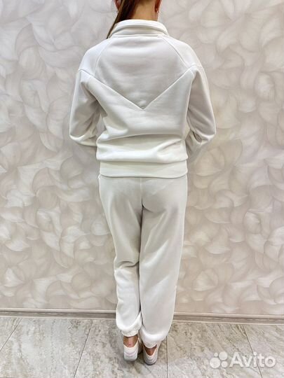 Спортивный костюм утепленный женский