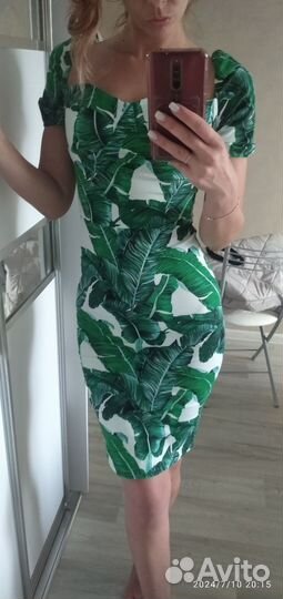 Платье яркое эффектное на 38-40 размер