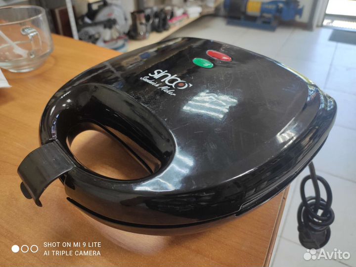 Сэндвичница Sinbo SSM-2522BG