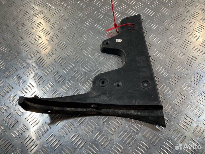 Крепление бампера левое Audi A6 4F/C6 2008