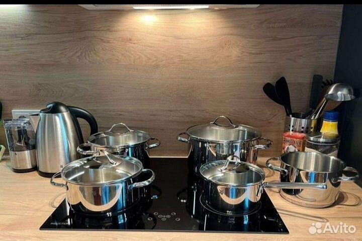 Набор кастрюли
