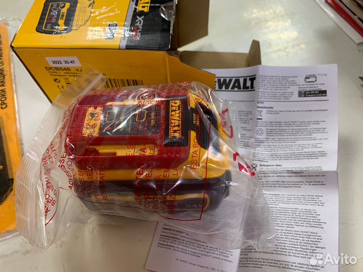 Аккумулятор dewalt flexvolt DCB546 18В, 6Ач / 54В