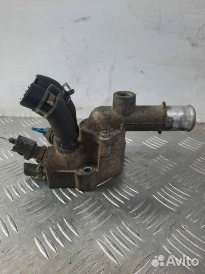 Корпус термостата Toyota Avensis 1 1.8 7AFE 2001