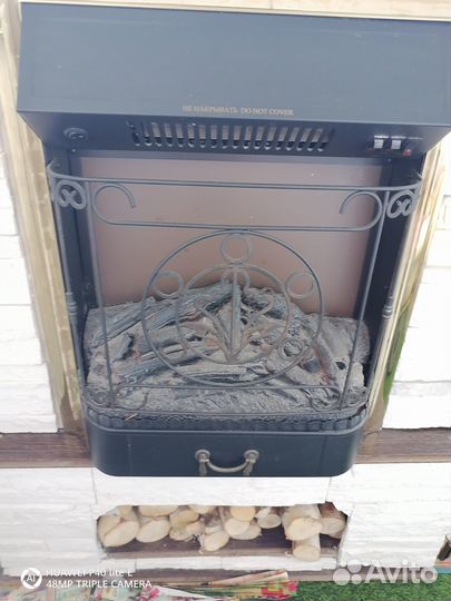 Шикарный электрокамин с эффектом пламени