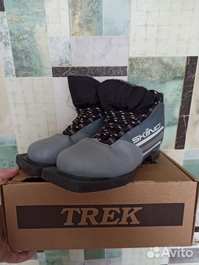 Лыжные ботинки
