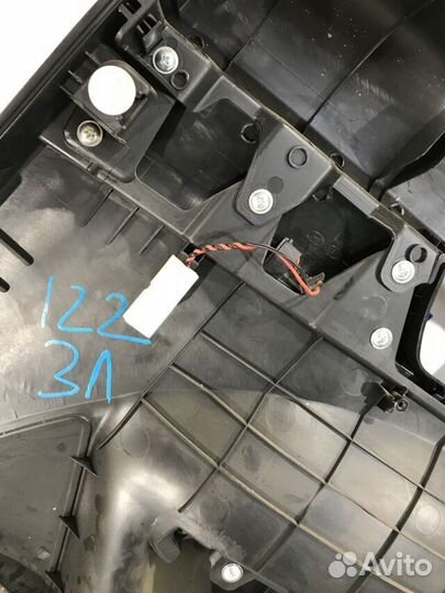 Обшивка двери задняя левая KIA sorento 2 2.4 ат