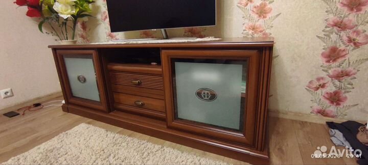 Тумба под телевизор