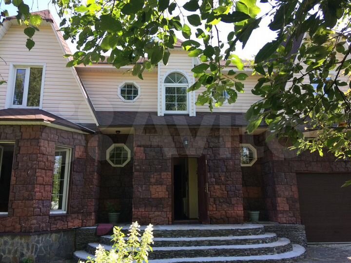 Дом 340 м² на участке 10 сот.