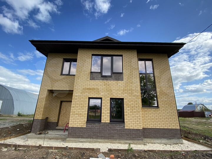 Дом 216 м² на участке 6,5 сот.