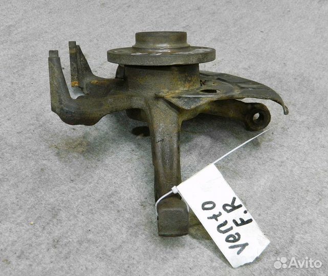 Кулак поворотный правый VW Vento