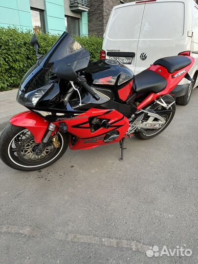 Honda cbr954rr 2002