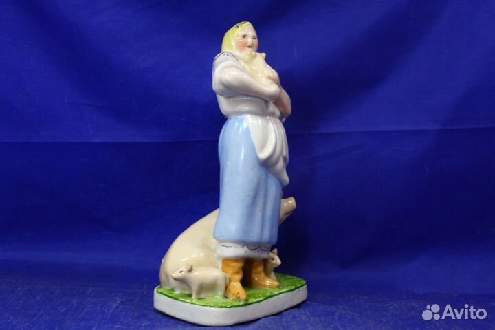 Фарфоровая Статуэтка Свинарка Городница 30-е годы