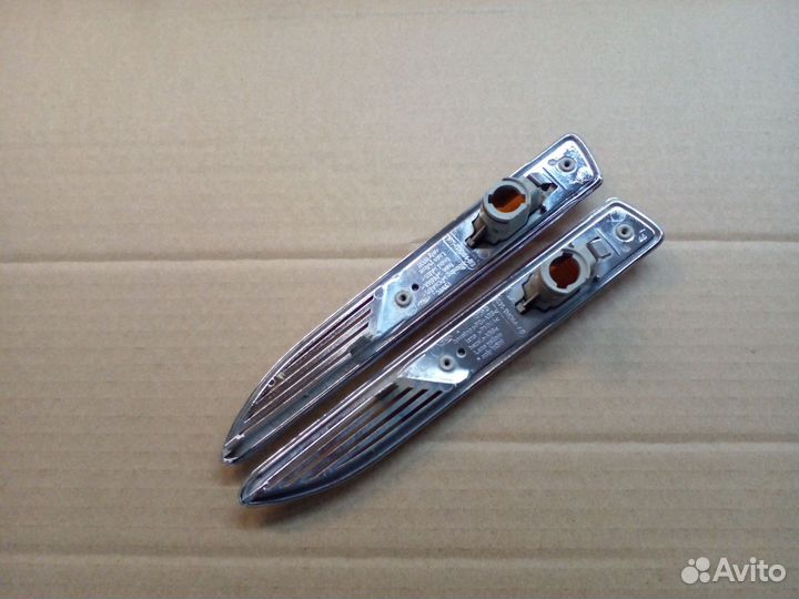 Повторитель поворота Ford Mondeo 4 желтый