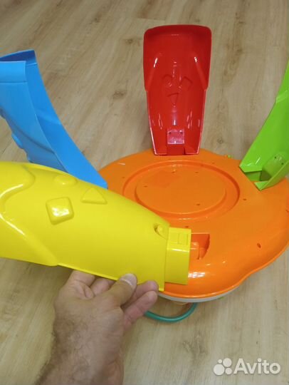 Игровой столик Жирафики 