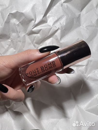 Блеск для губ makeup revolution