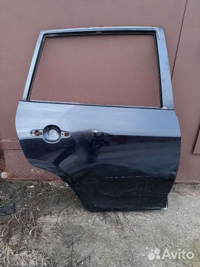 Toyota RAV 4 дверь