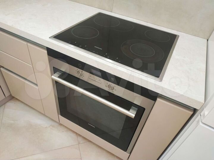 3-к. квартира, 100 м², 1/14 эт.