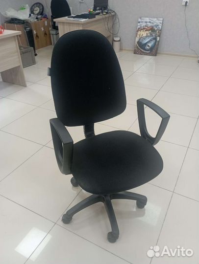 Офисное кресло новое