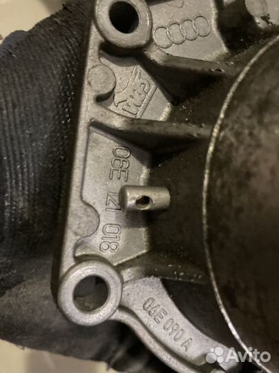 Помпа Audi A6 C7 cgwb 06E121018