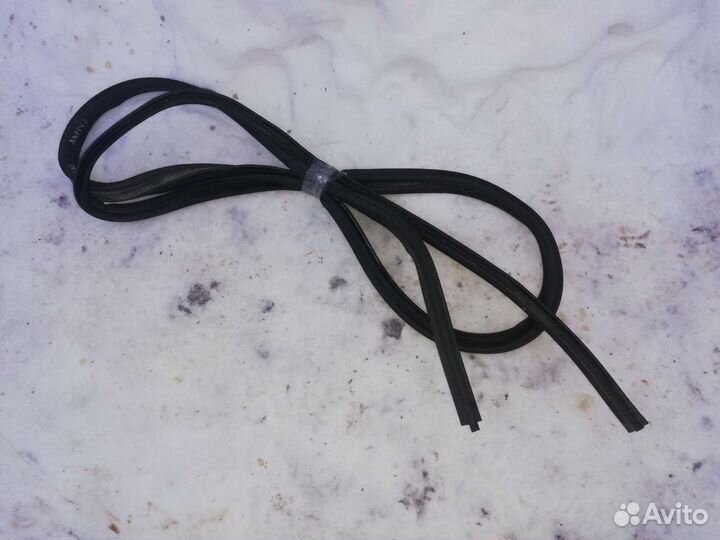 Уплотнитель Лада Ларгус