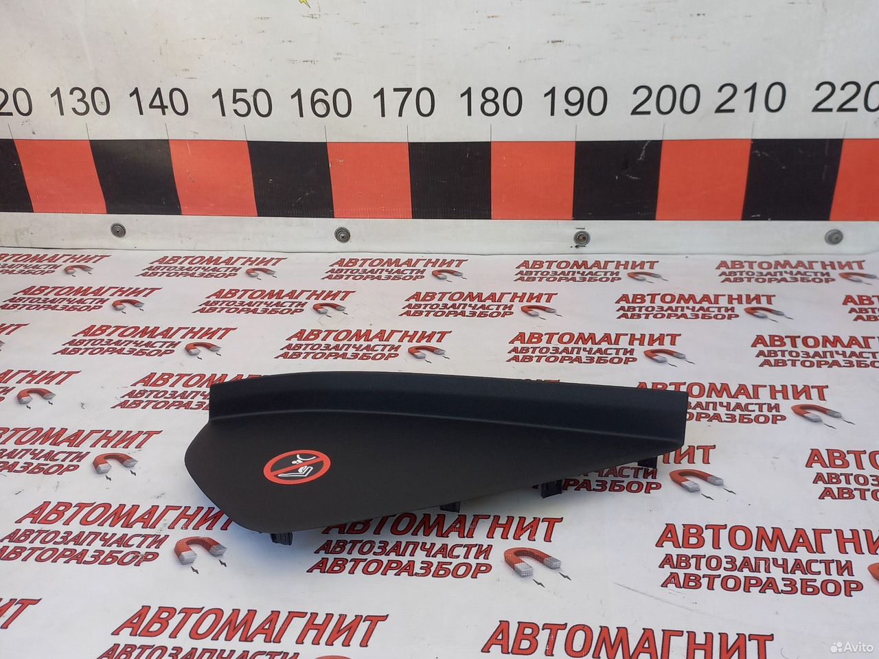 Накладка торпеды боковая правая Lixiang L7