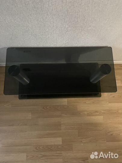 Стеклянная тумба под тв