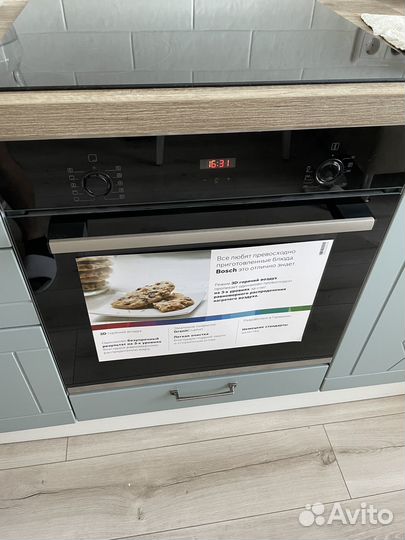 Новый Электрический духовой шкаф Bosch HBF214Новый