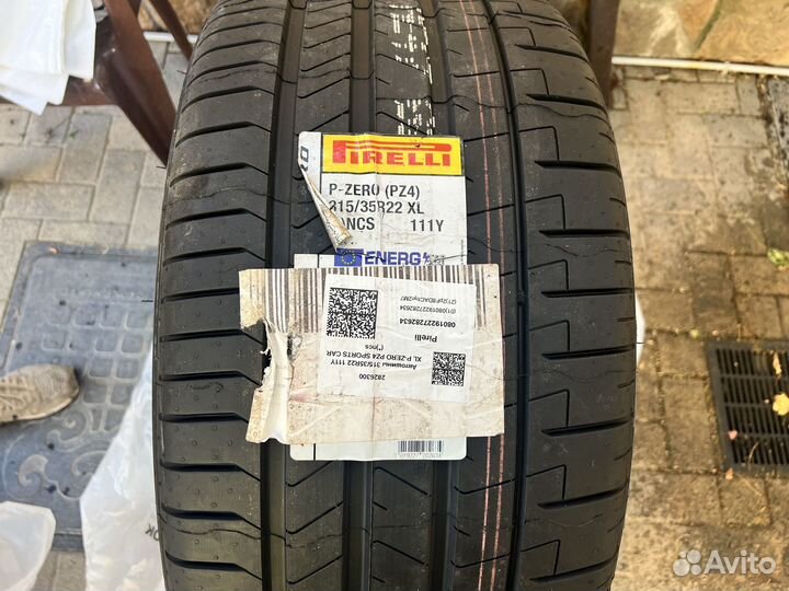 Pirelli P Zero PZ4 315/35 R22