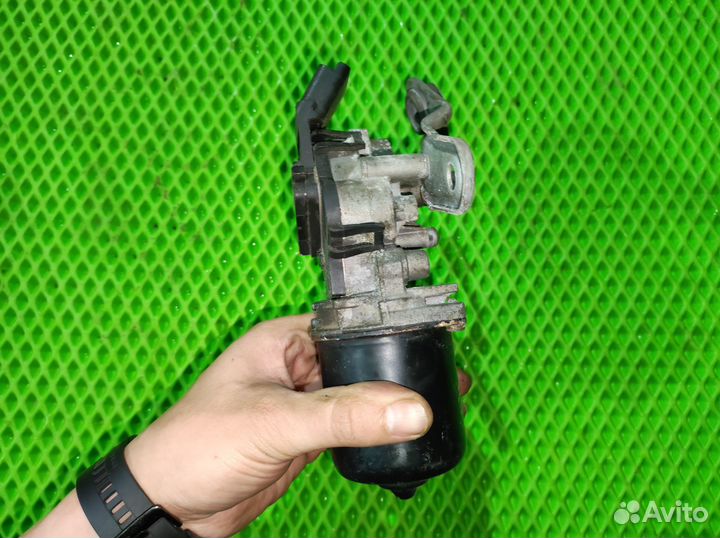 Моторчик мотор стеклоочистителя Nissan Note E11