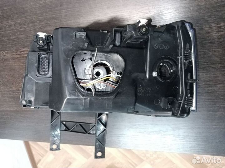 Фара Правая Volkswagen Transporter T5 (2004)