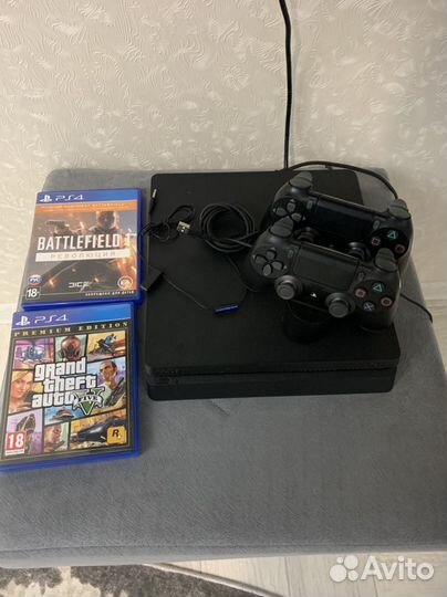 Игровая приставка ps4