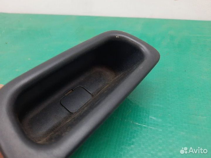 Накладка обшивки двери задняя левая Mitsubishi