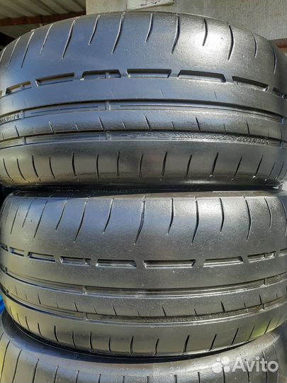 Dunlop Sport Maxx Race 2 245/35 R20 и 295/30 R20