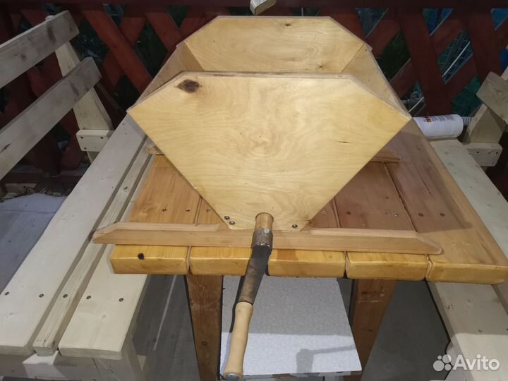 Дробилка, рушилка, мялка для винограда