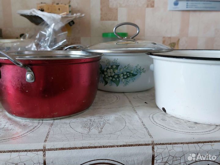 Кастрюля,банка с краном,графин,кипятильник