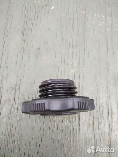 Mazda 3 1.6 пробка маслозаливной горловины