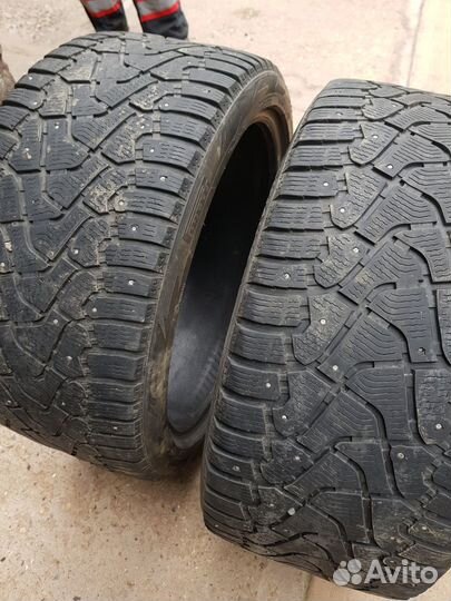 Pirelli Ice Zero 245/40 R20 и 275/35 R20 102T