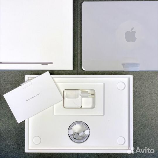 MacBook Air 13 M2 (8/512GB) Россия, Новый