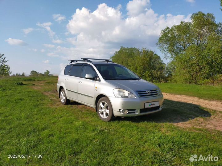 Toyota Avensis Verso 2.0 МТ, 2002, 400 000 км